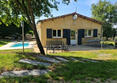 location vacances avec piscine chauffée dans la campagne du Tarn